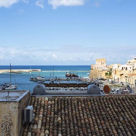 A 2 Passi Dal Castello ,Appartamento Con Veranda Castellammare del Golfo Luaran gambar