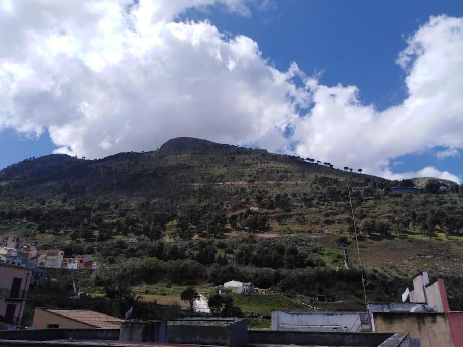 A 2 Passi Dal Castello ,Appartamento Con Veranda Castellammare del Golfo Luaran gambar